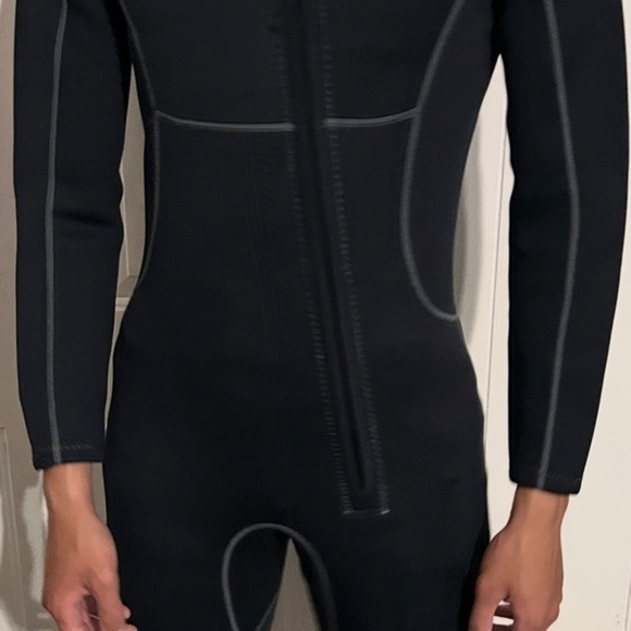 Sz S/M Hevto wetsuit - Picture 4 of 4